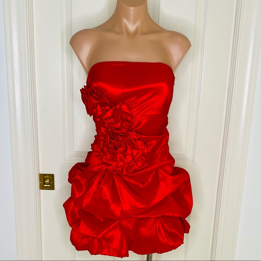 Daisy red strapless prom dress, quinceañera NWT